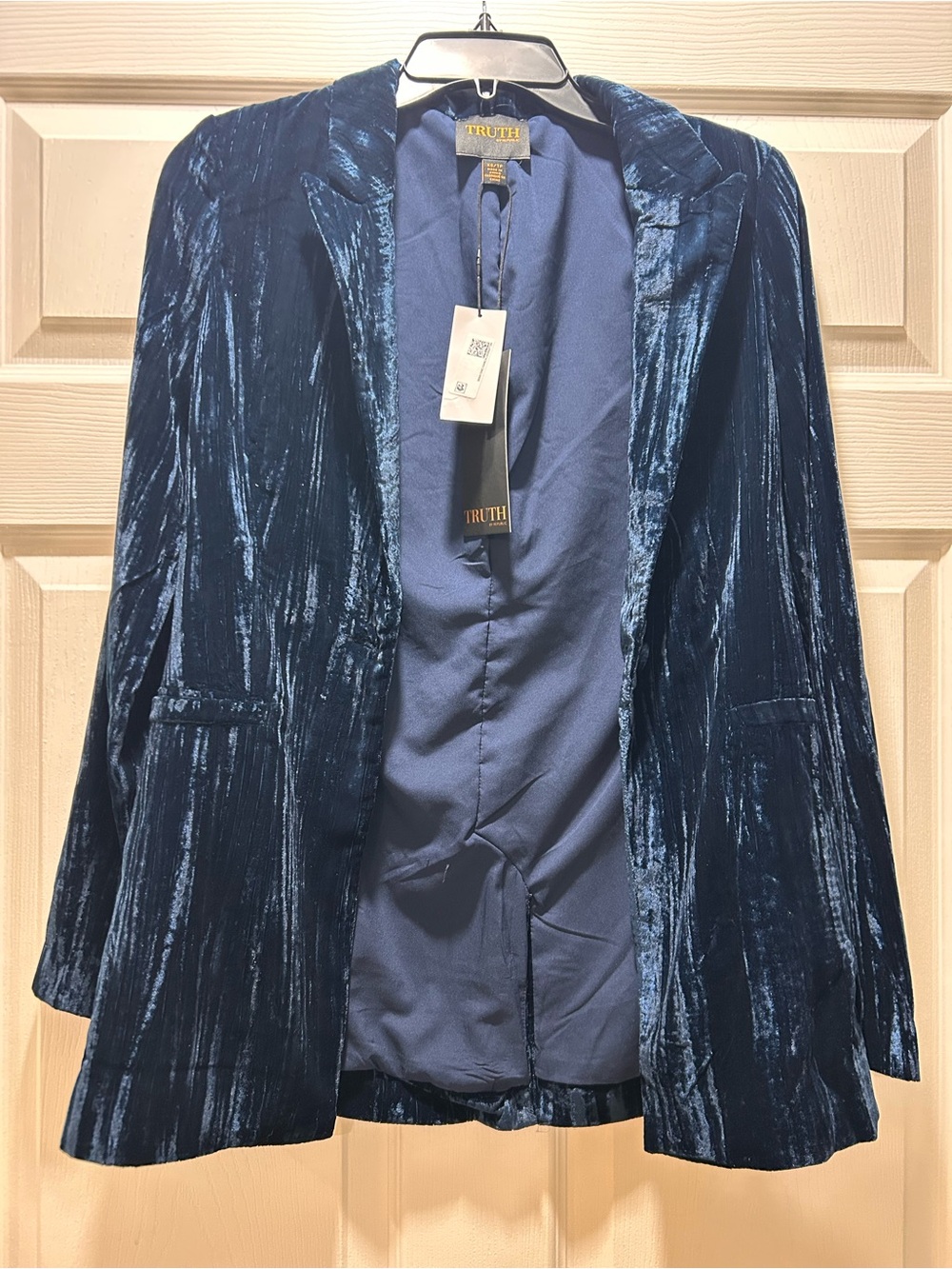 TRUTH Midnight Blue Crushed Velvet Blazer